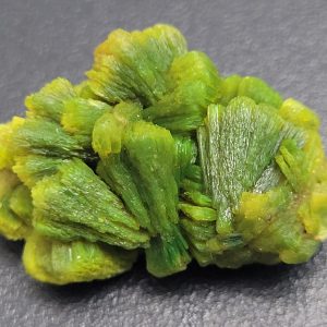 9 gram lamellar autunite specimen