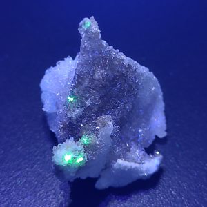Nováčekite crystals on gypsum matrix