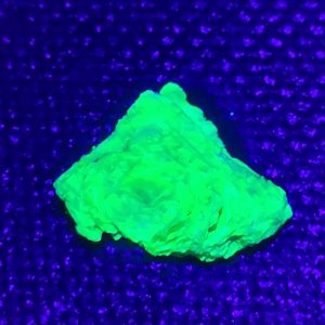 1.8g Stabilized Lamellar Autunite on Matrix