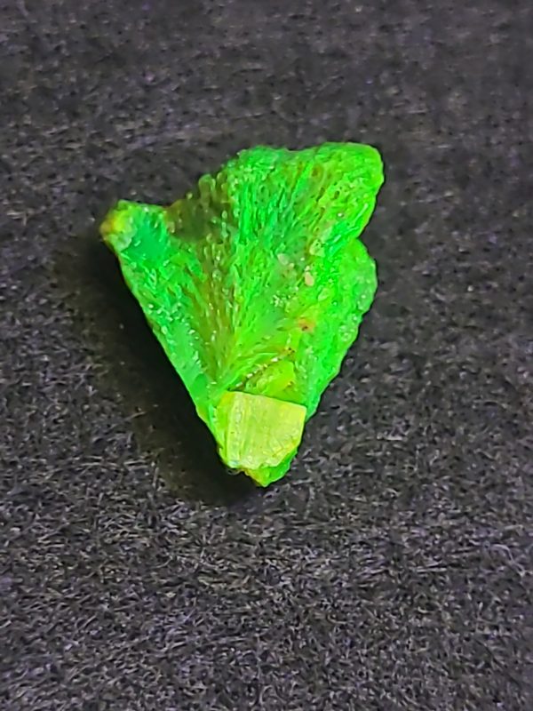 1g Lamellar Autunite Crystal, Stabilized- Fluorescent Uranium Ore - China
