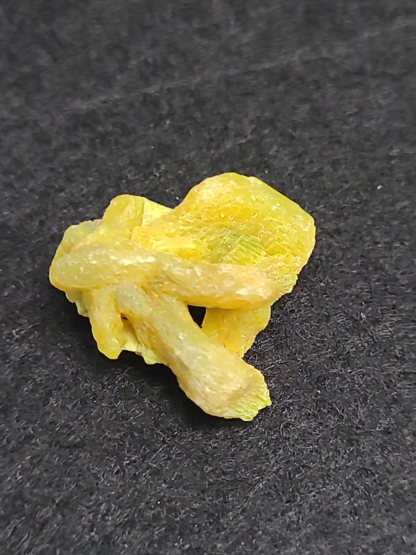 2.6g Autunite / Meta-Autunite Crystal, Stabilized- Fluorescent Uranium Ore - China