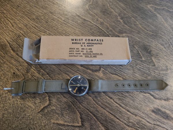 Waltham Wrist Compass - U.S. Navy, R88-C-890 ~ Ra-226