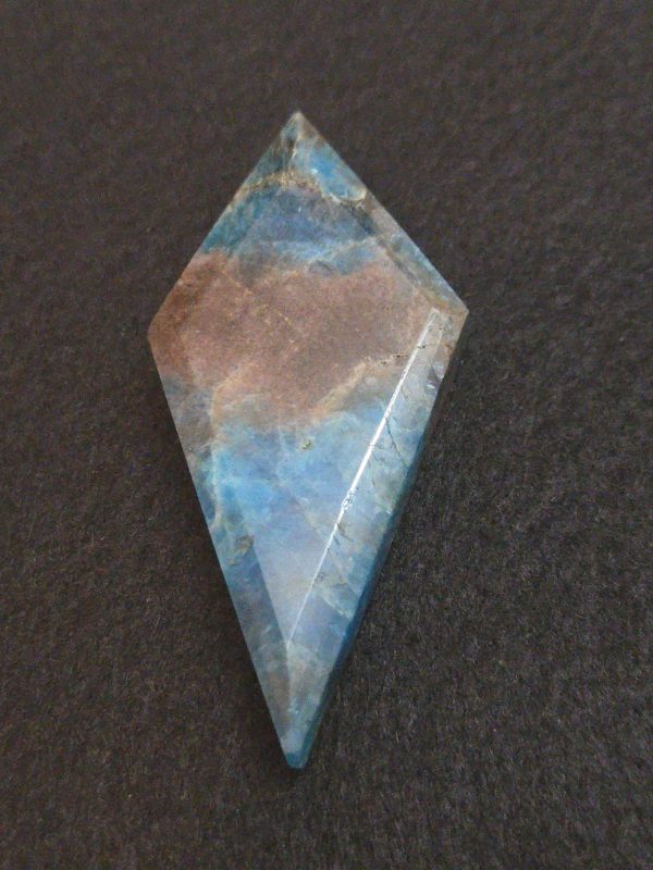 Blue Apatite Crystal with Unknown Radioisotope(s) - China - 38 Grams - Image 3