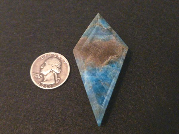 Blue Apatite Crystal with Unknown Radioisotope(s) - China - 38 Grams - Image 7