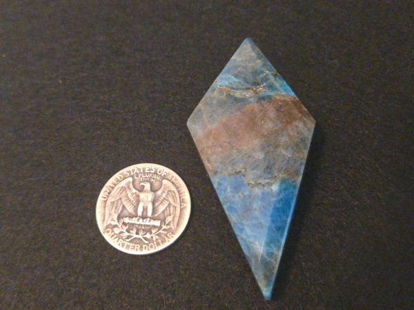 Blue Apatite Crystal with Unknown Radioisotope(s) - China - 38 Grams - Image 8