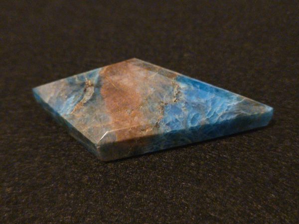 Blue Apatite Crystal with Unknown Radioisotope(s) - China - 38 Grams - Image 6