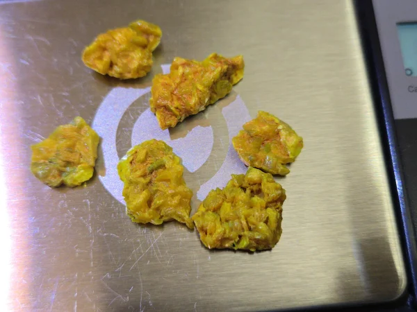 6 Piece Autunite Lot  ~ Fluorescent Uranium Ore - Image 6