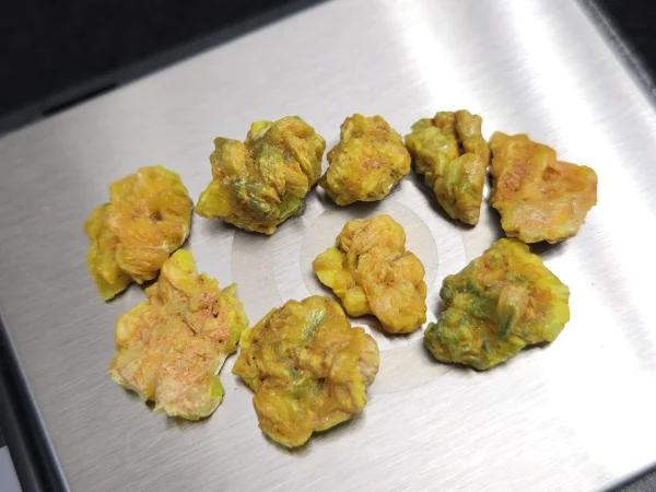 9 Piece Autunite Lot  ~ Fluorescent Uranium Ore - Image 5