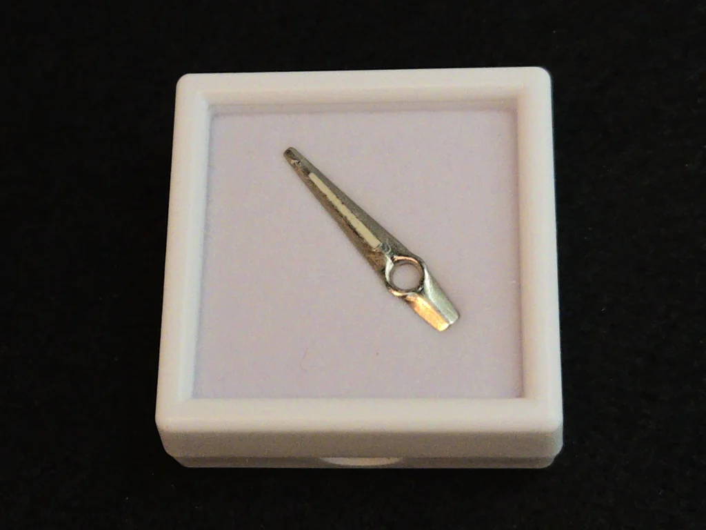 Radium-Lumed Clock Hand, Ra-226 Source