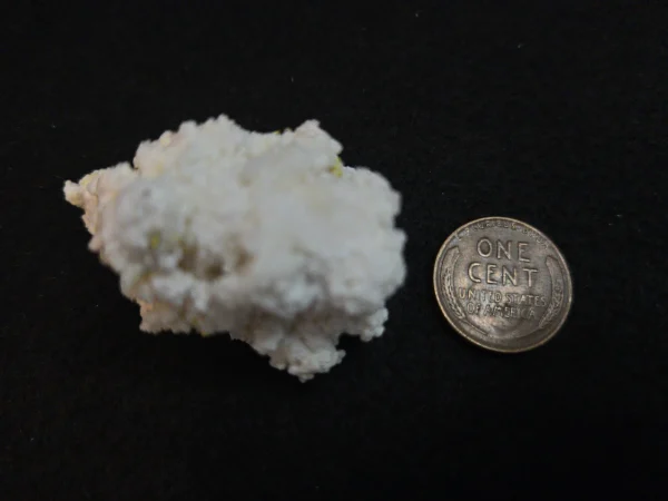 Boltwoodite on Gypsum - China