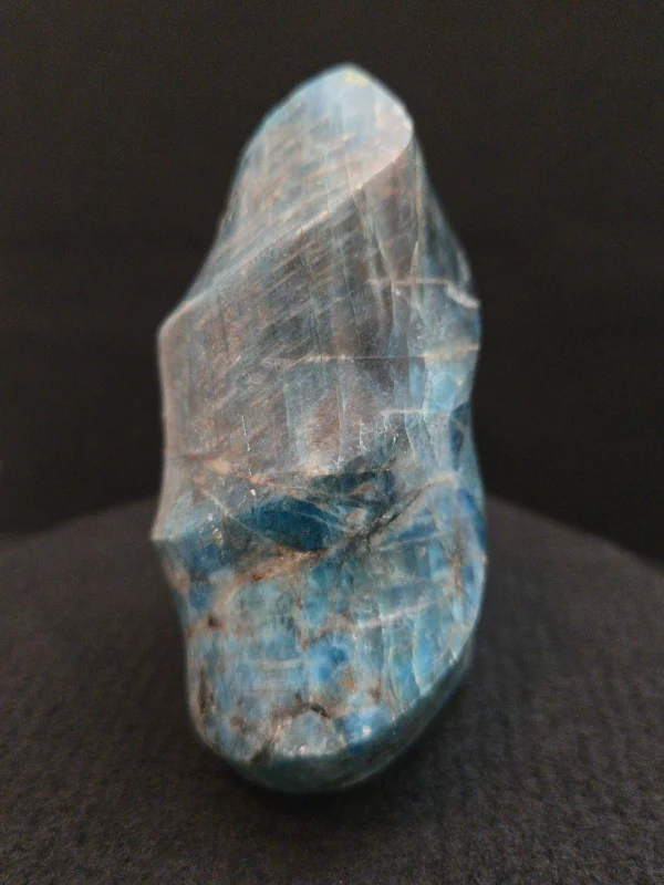 Blue Apatite Crystal with Unknown Radioisotope(s) - Madagascar - 360 Grams - Image 4